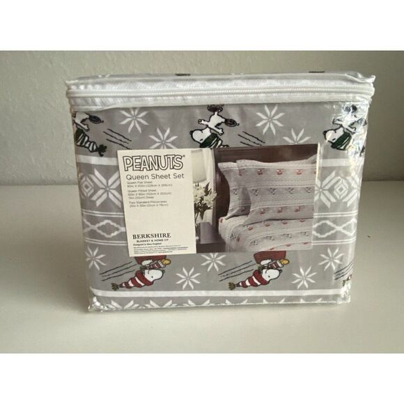 Peanuts Snoopy Sledding Ice Skating Winter Queen Size Super Soft Sheet Set NEW - Picture 10 of 12
